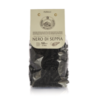Fusilli al nero di seppia e germe di grano