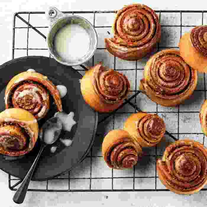 IMPASTI DOLCI E SALATI DA MODELLARE - CINNAMON ROLLS E FOCACCINE