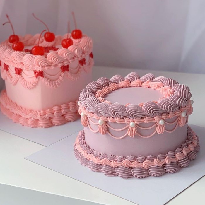 VINTAGE CAKES