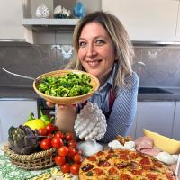 ISABEL DE SIMONE PRESENTA IL SUO NUOVO LIBRO "PIOVONO VERDURE"