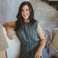 Anna Bianchi presenta il suo nuovo libro "La mia farmacia naturale"