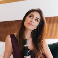 Giulia Latini presenta il suo nuovo libro "Degustazione sentimentale"