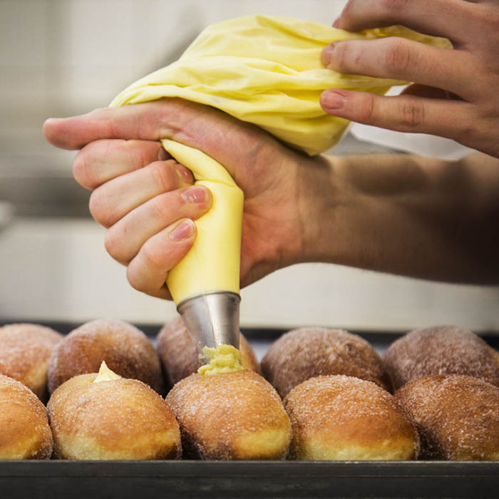 DOLCI FRITTI: KRAPFEN, FRITTELLE E CREMA PASTICCERA