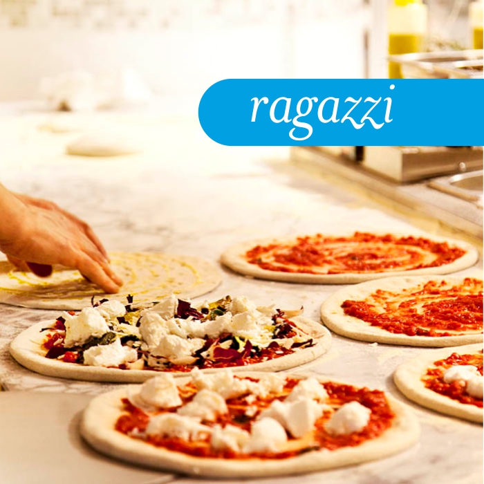 RAGAZZI IN CUCINA: LA PIZZA E IL PANE DI CASA