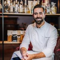 ROBERTO VALBUZZI PRESENTA IL SUO NUOVO LIBRO "50 ANNI, RACCONTI, RICETTE"